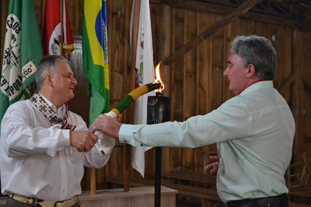 Chegada da chama crioula marca abertura da Semana Farroupilha