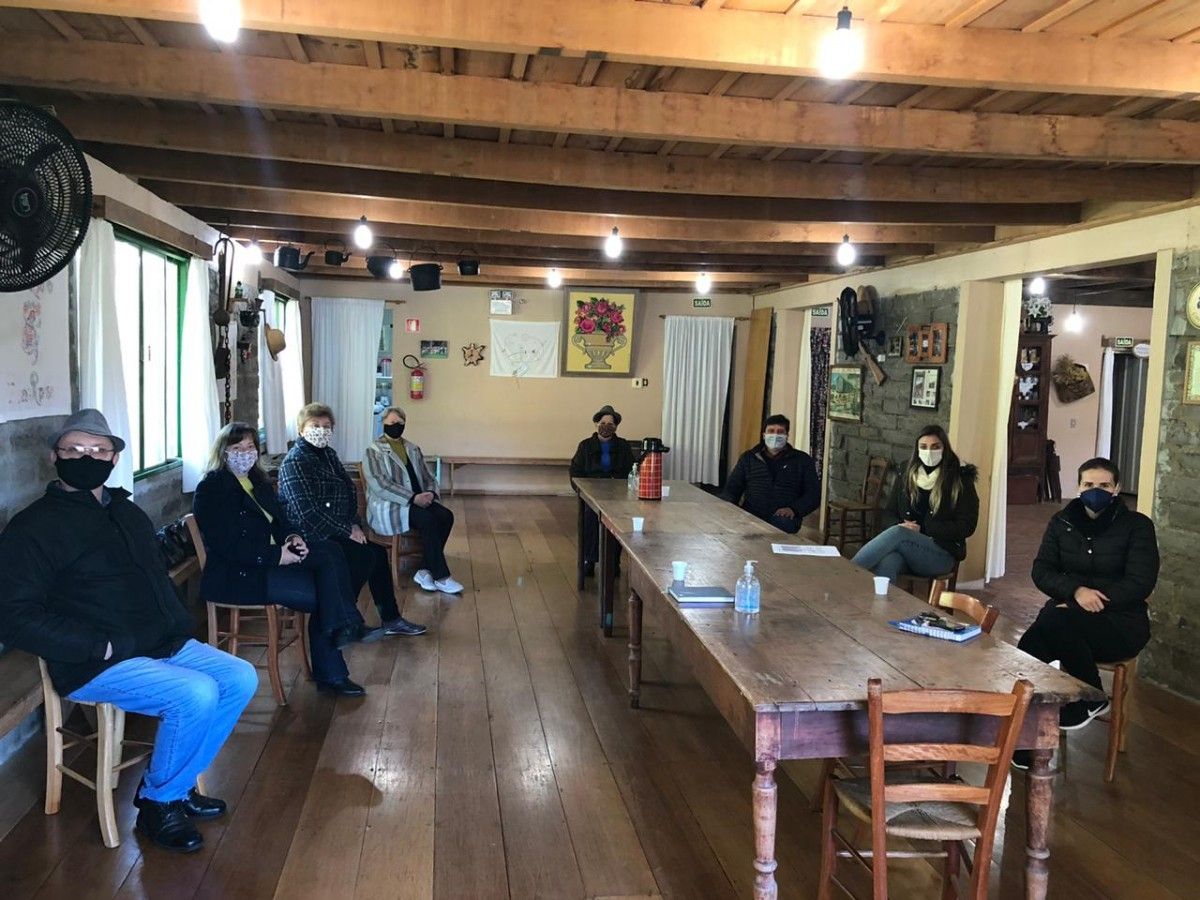 Administra&ccedil;&atilde;o Municipal e Diretoria do Fil&oacute; tratam sobre ajustes