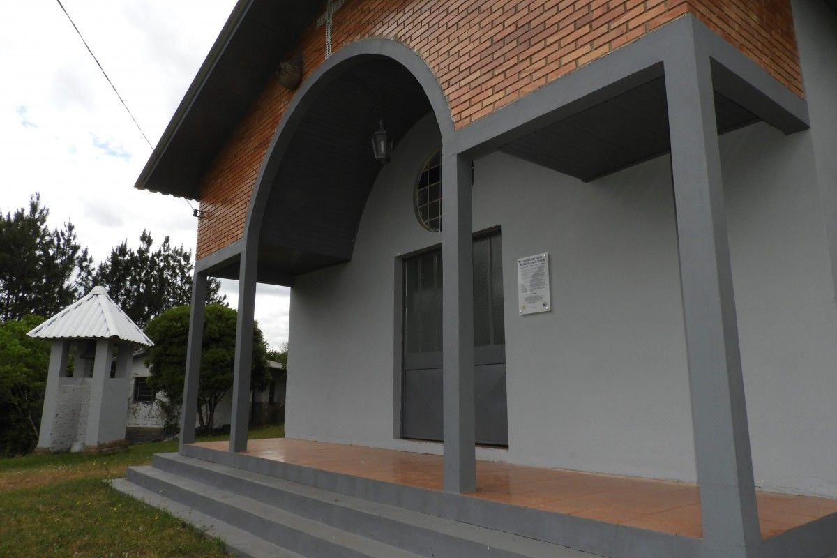 Placas autoexplicativas resgatam hist&oacute;rias